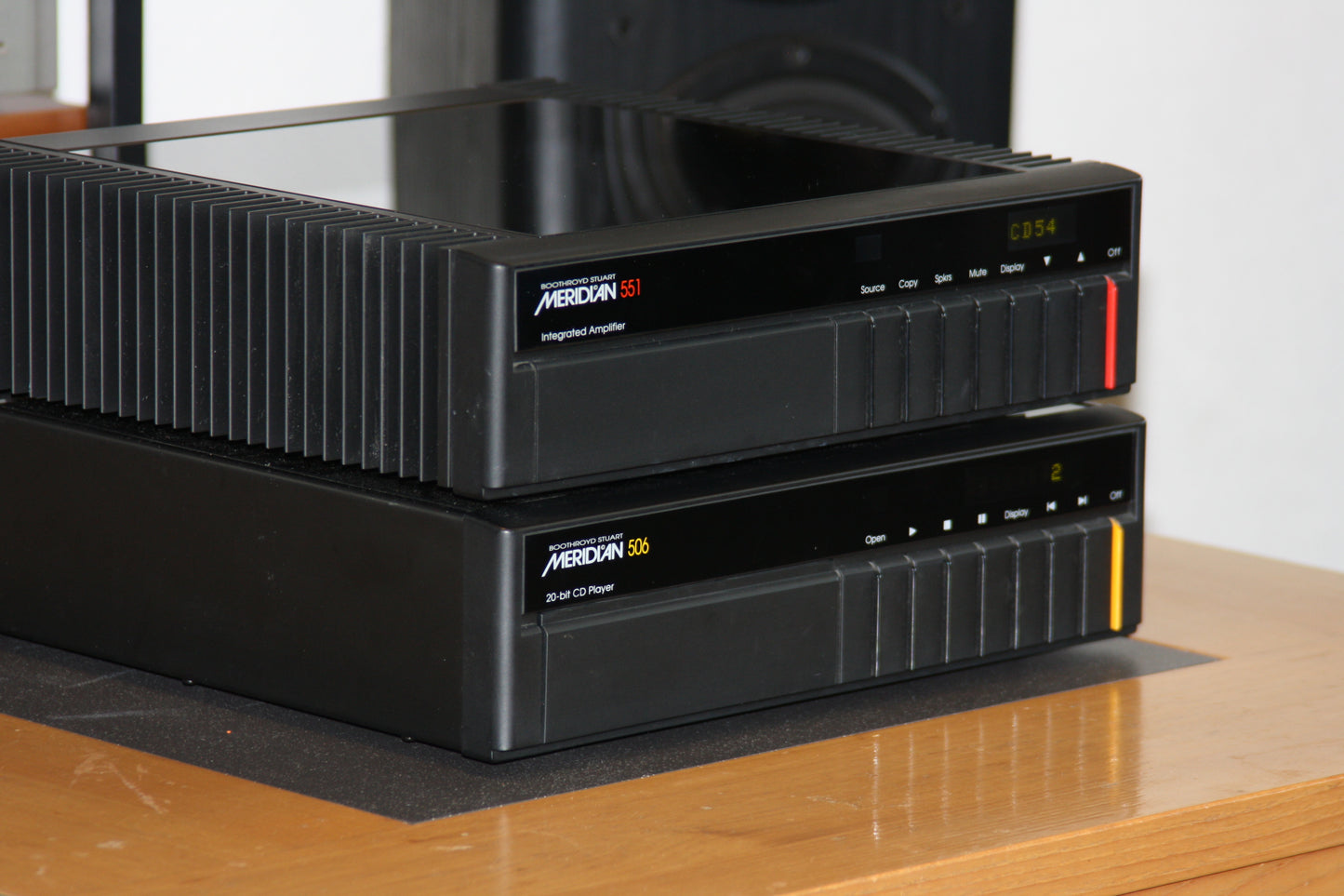 Meridian 551 Integrated amplifier & Meridian 506 20-bit CD player