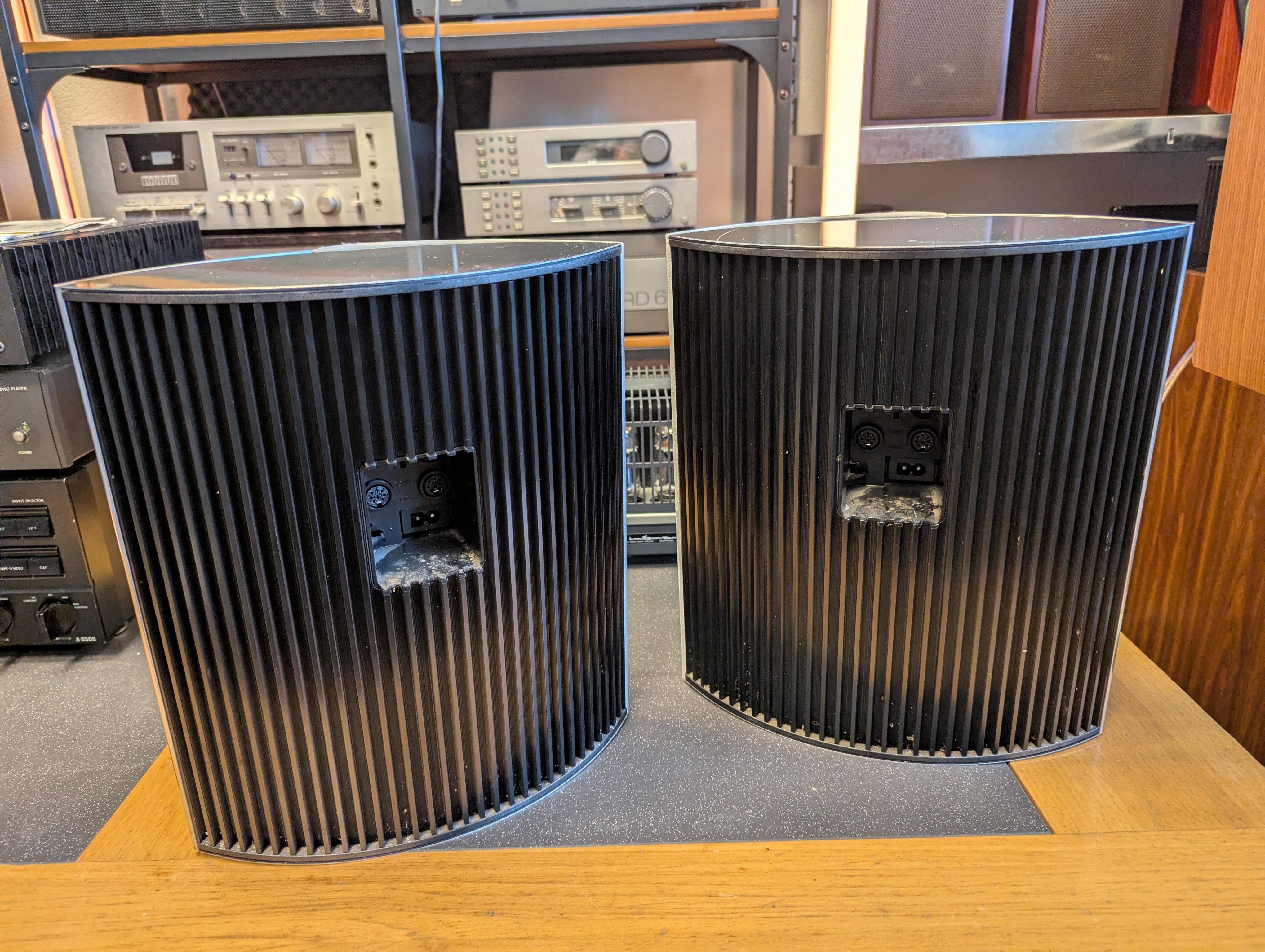 Beolab 4000 speakers – Binnus
