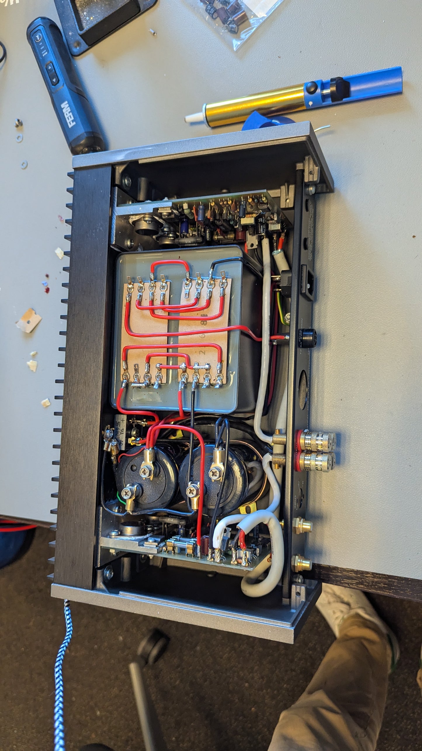 Quad 405-2 eindversterker & Quad 34 voorversterker