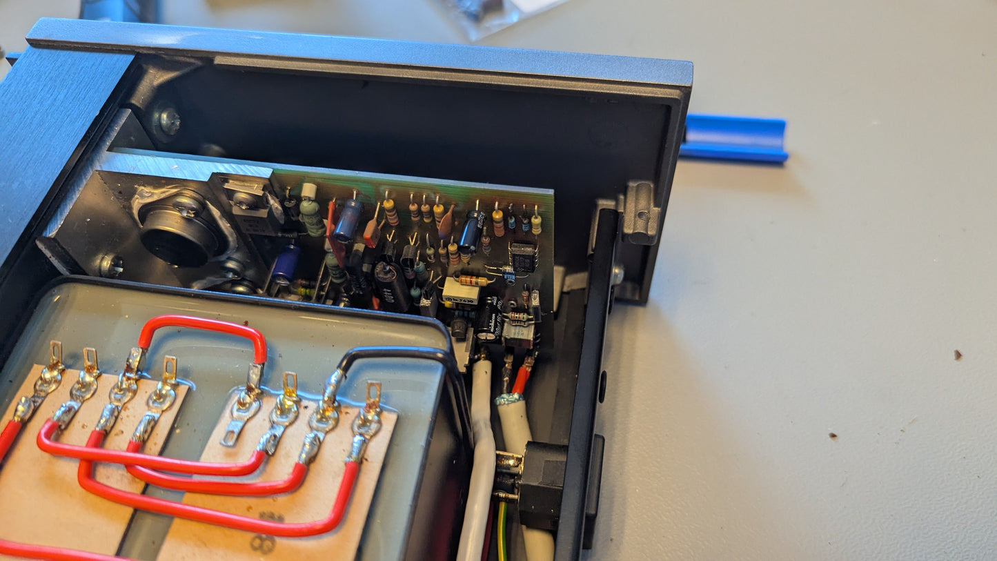 Quad 405-2 eindversterker & Quad 34 voorversterker