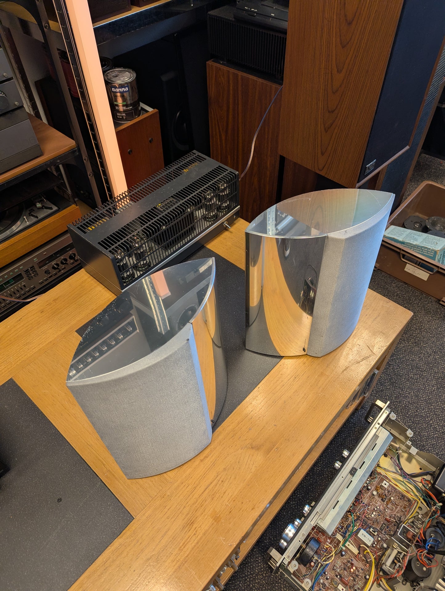 Beolab 4000 speakers